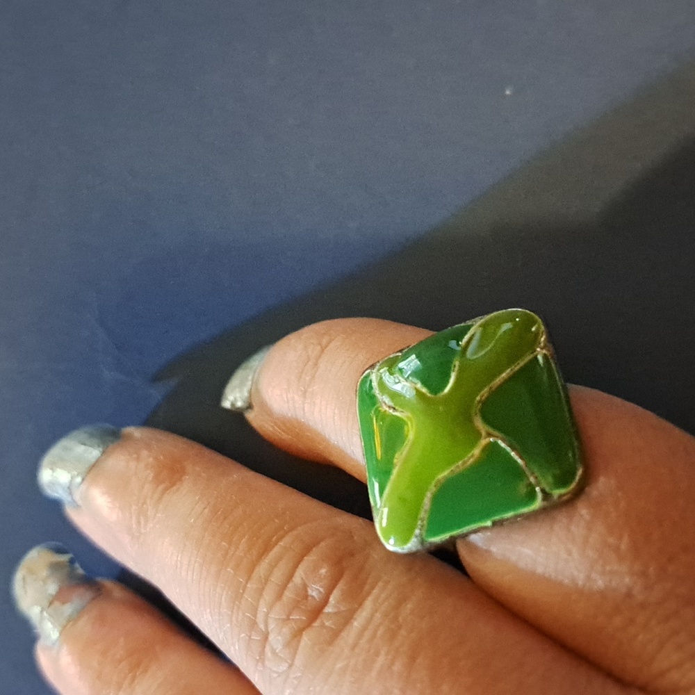 Green silver tone ring adjustable